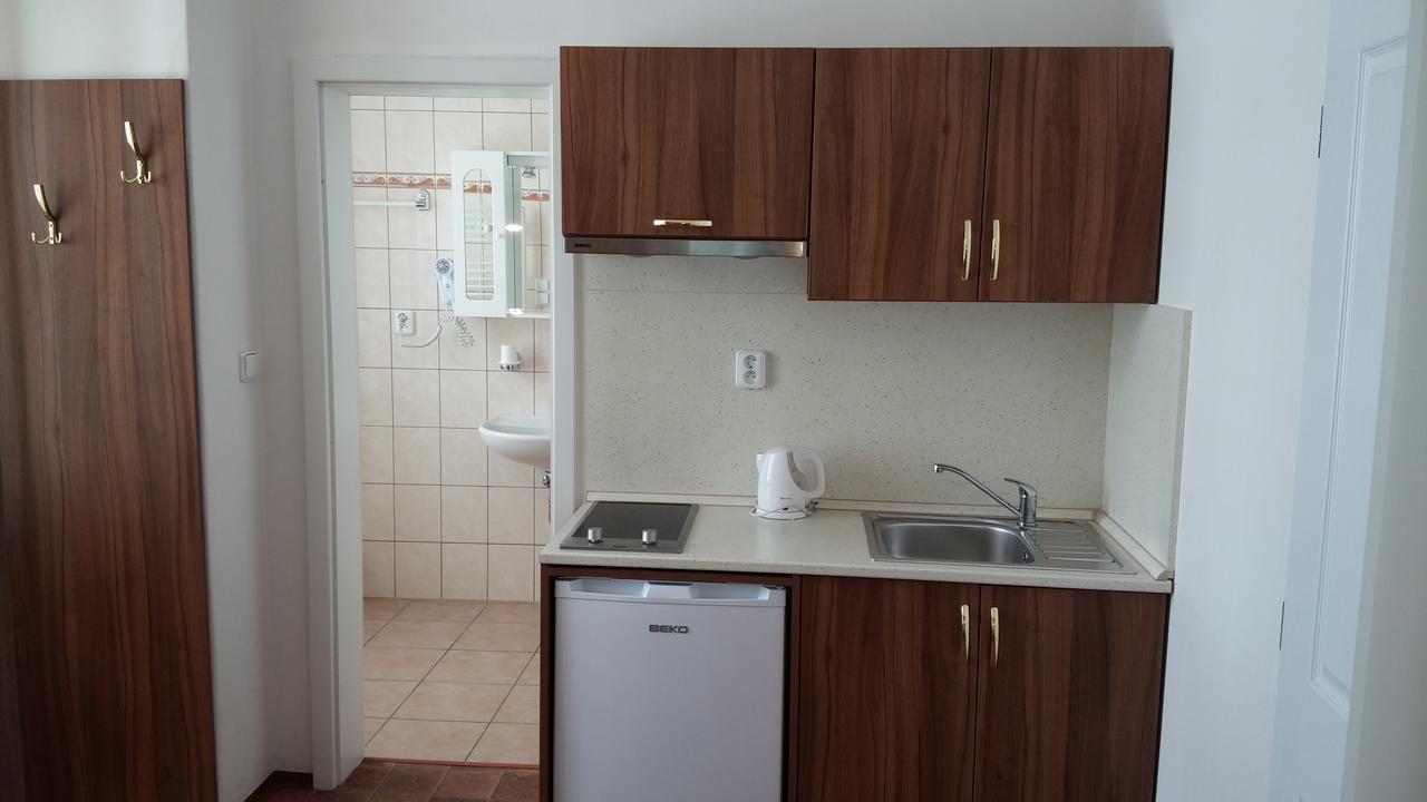 Apartments U Svejku Прага Экстерьер фото